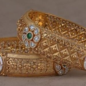 Chennai Gold Rate Today: 22Kt Gold Falls by ₹120, Silver Drops ₹15 on May 20, 2026