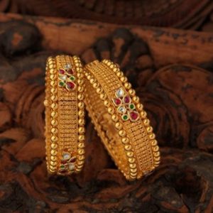 Chennai Gold Rate Today: 22K and 18K Gold Prices Fall by ₹30; Silver Remains Unchanged